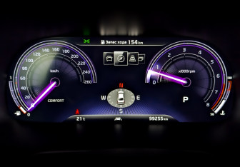 Подержанный автомобиль Kia K900 2022 года (13 фото)