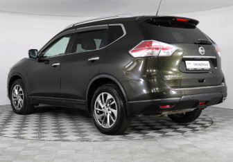 Подержанный автомобиль Nissan X-Trail 2016 года (4 фото)