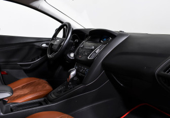 Подержанный автомобиль Ford Focus Wagon 2017 года (8 фото)