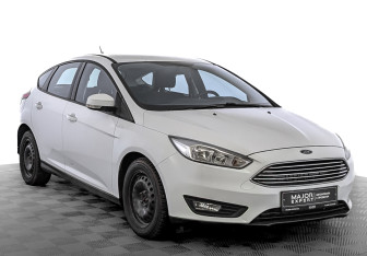 Подержанный автомобиль Ford Focus Hatchback 2019 года (3 фото)