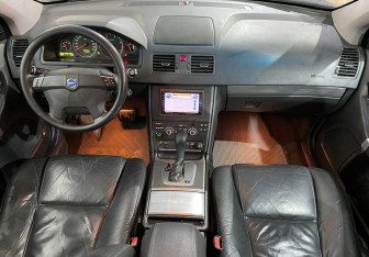 Подержанный автомобиль Volvo XC90 2009 года (9 фото)