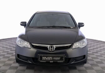 Подержанный автомобиль Honda Civic Sedan 2008 года (2 фото)