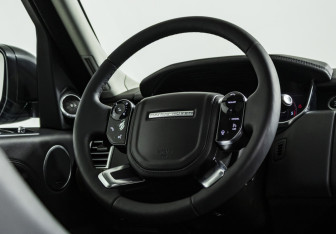 Подержанный автомобиль Land Rover Range Rover 2018 года (10 фото)