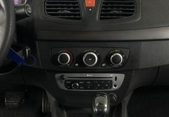 Подержанный автомобиль Renault Fluence 2014 года (14 фото)