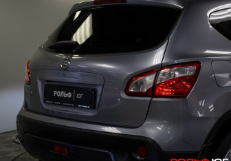 Подержанный автомобиль Nissan Qashqai 2011 года (20 фото)