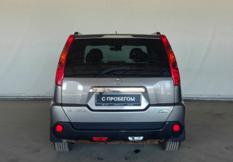 Подержанный автомобиль Nissan X-Trail 2010 года (5 фото)
