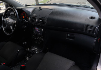 Подержанный автомобиль Toyota Avensis Sedan 2007 года (7 фото)