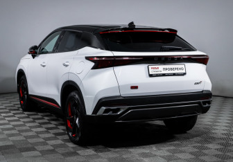 Подержанный автомобиль Omoda C5 2022 года (7 фото)