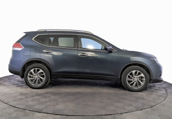 Подержанный автомобиль Nissan X-Trail 2017 года (4 фото)