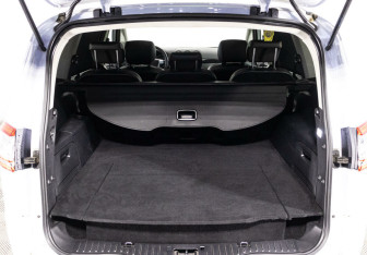 Подержанный автомобиль Ford S-MAX 2013 года (14 фото)