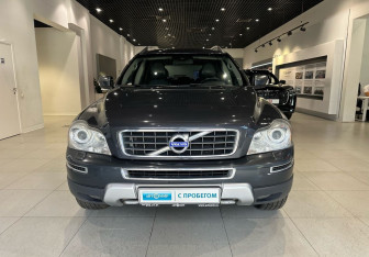Подержанный автомобиль Volvo XC90 2010 года (2 фото)
