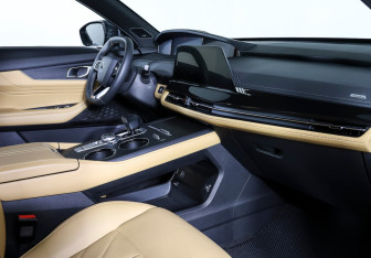 Подержанный автомобиль Changan UNI-K 2023 года (11 фото)