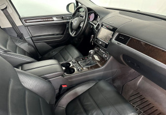 Подержанный автомобиль Volkswagen Touareg 2013 года (11 фото)