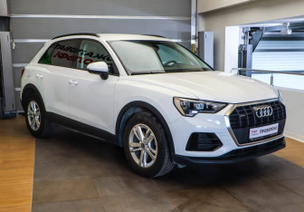 Подержанный автомобиль Audi Q3 2021 года (3 фото)