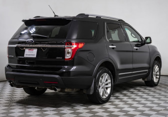 Подержанный автомобиль Ford Explorer 2012 года (5 фото)
