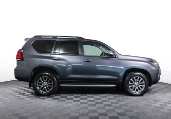 Подержанный автомобиль Toyota Land Cruiser Prado 2018 года (4 фото)