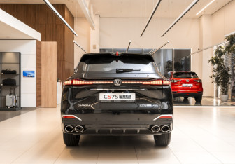 Новый Changan CS75PLUS 2025 (5 фото)