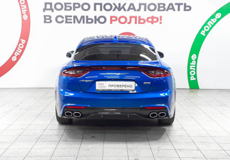 Подержанный автомобиль Kia Stinger 2018 года (5 фото)