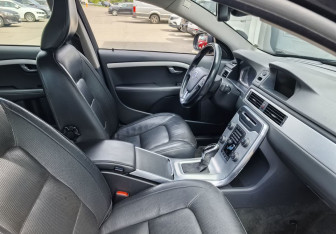 Подержанный автомобиль Volvo S80 2014 года (12 фото)