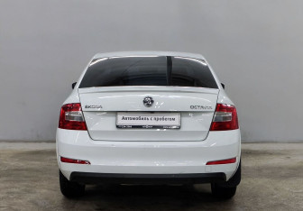 Подержанный автомобиль Skoda Octavia Liftback 2016 года (6 фото)