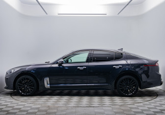 Подержанный автомобиль Kia Stinger 2018 года (2 фото)