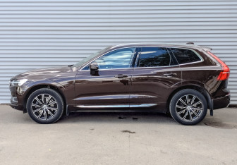 Подержанный автомобиль Volvo XC60 2019 года (8 фото)