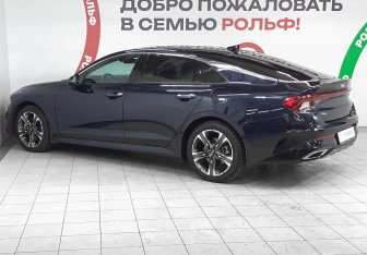 Подержанный автомобиль Kia K5 2021 года (6 фото)