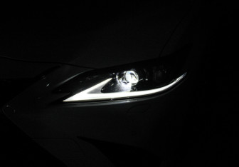 Подержанный автомобиль Lexus ES 2019 года (40 фото)