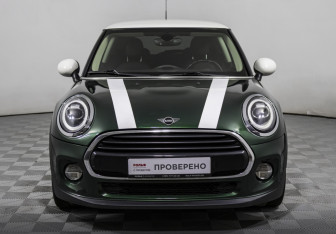 Подержанный автомобиль MINI Hatch 2018 года (2 фото)