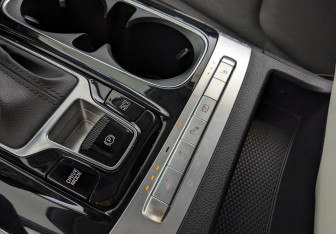 Подержанный автомобиль Kia Carnival 2021 года (17 фото)