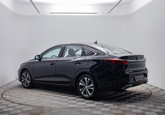 Подержанный автомобиль Changan Eado Plus 2023 года (7 фото)
