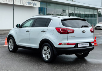 Подержанный автомобиль Kia Sportage 2012 года (7 фото)