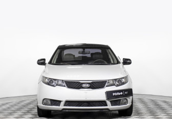 Подержанный автомобиль Kia Cerato Sedan 2010 года (2 фото)