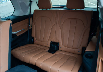 Подержанный автомобиль BMW X7 2019 года (12 фото)