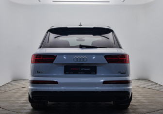 Подержанный автомобиль Audi Q7 2019 года (4 фото)