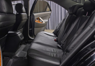 Подержанный автомобиль Toyota Camry Sedan 2009 года (12 фото)