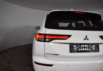 Новый Mitsubishi Outlander 2023 (17 фото)