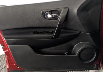 Подержанный автомобиль Nissan Qashqai 2013 года (19 фото)