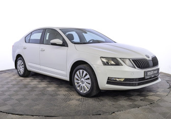 Подержанный автомобиль Skoda Octavia Liftback 2018 года (3 фото)