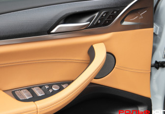 Подержанный автомобиль BMW X4 2024 года (23 фото)