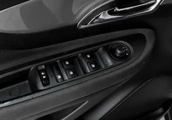Подержанный автомобиль Opel Mokka 2013 года (16 фото)