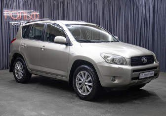 Подержанный автомобиль Toyota RAV4 2006 года (3 фото)
