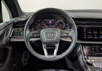 Подержанный автомобиль Audi Q7 2020 года (27 фото)