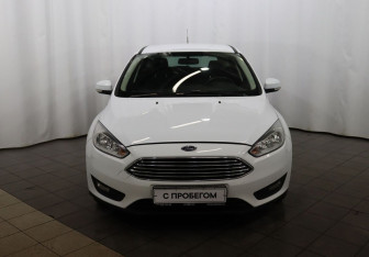 Подержанный автомобиль Ford Focus Hatchback 2017 года (2 фото)