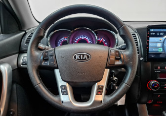 Подержанный автомобиль Kia Sorento 2011 года (21 фото)