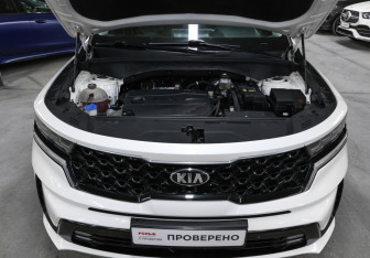 Подержанный автомобиль Kia Sorento 2021 года (9 фото)