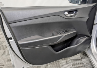 Подержанный автомобиль Hyundai Solaris Sedan 2021 года (18 фото)