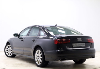Подержанный автомобиль Audi A6 Sedan 2015 года (3 фото)