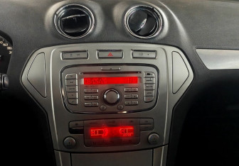 Подержанный автомобиль Ford Mondeo Sedan 2008 года (15 фото)