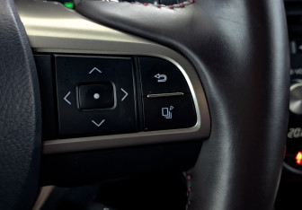 Подержанный автомобиль Lexus RX 2022 года (30 фото)